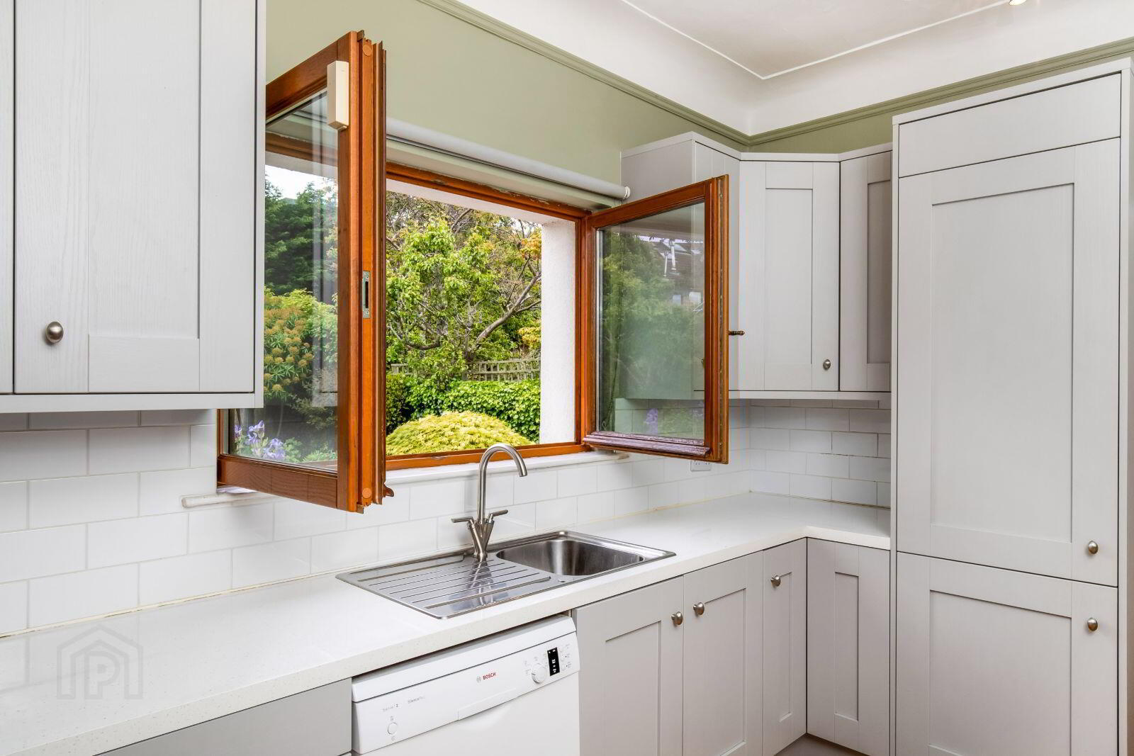 6 Merlyn Drive 42 of 43