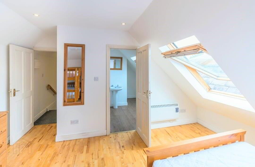 Apt 1, Gledswood Mews 14 of 15