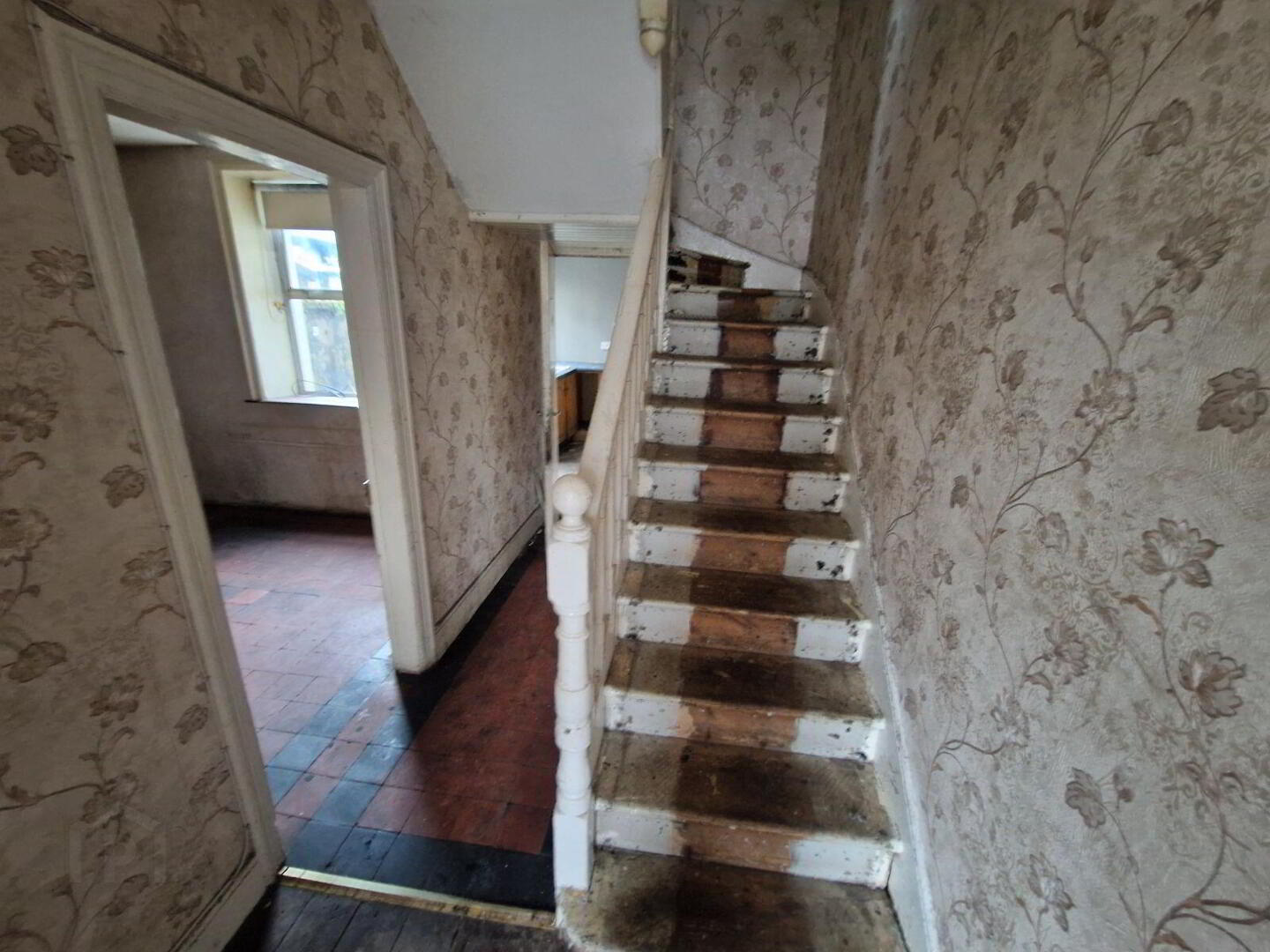 5 Saint Dympna's Terrace 2 of 13
