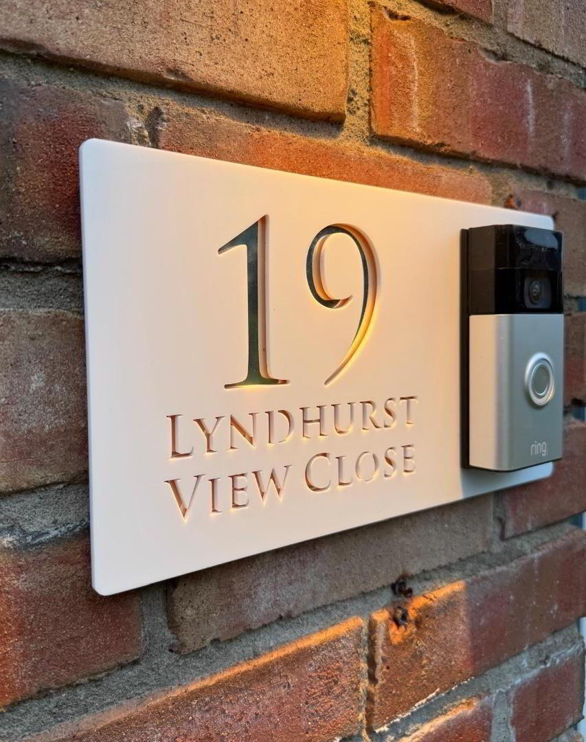 19 Lyndhurst View Close 3 of 26