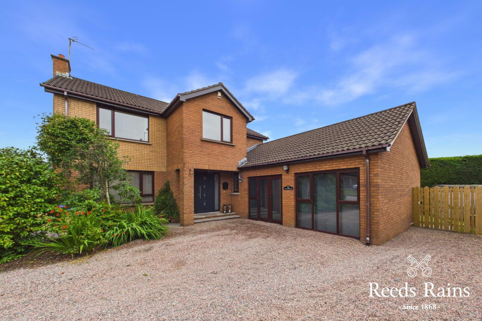26 Aldergrange Park 1 of 29