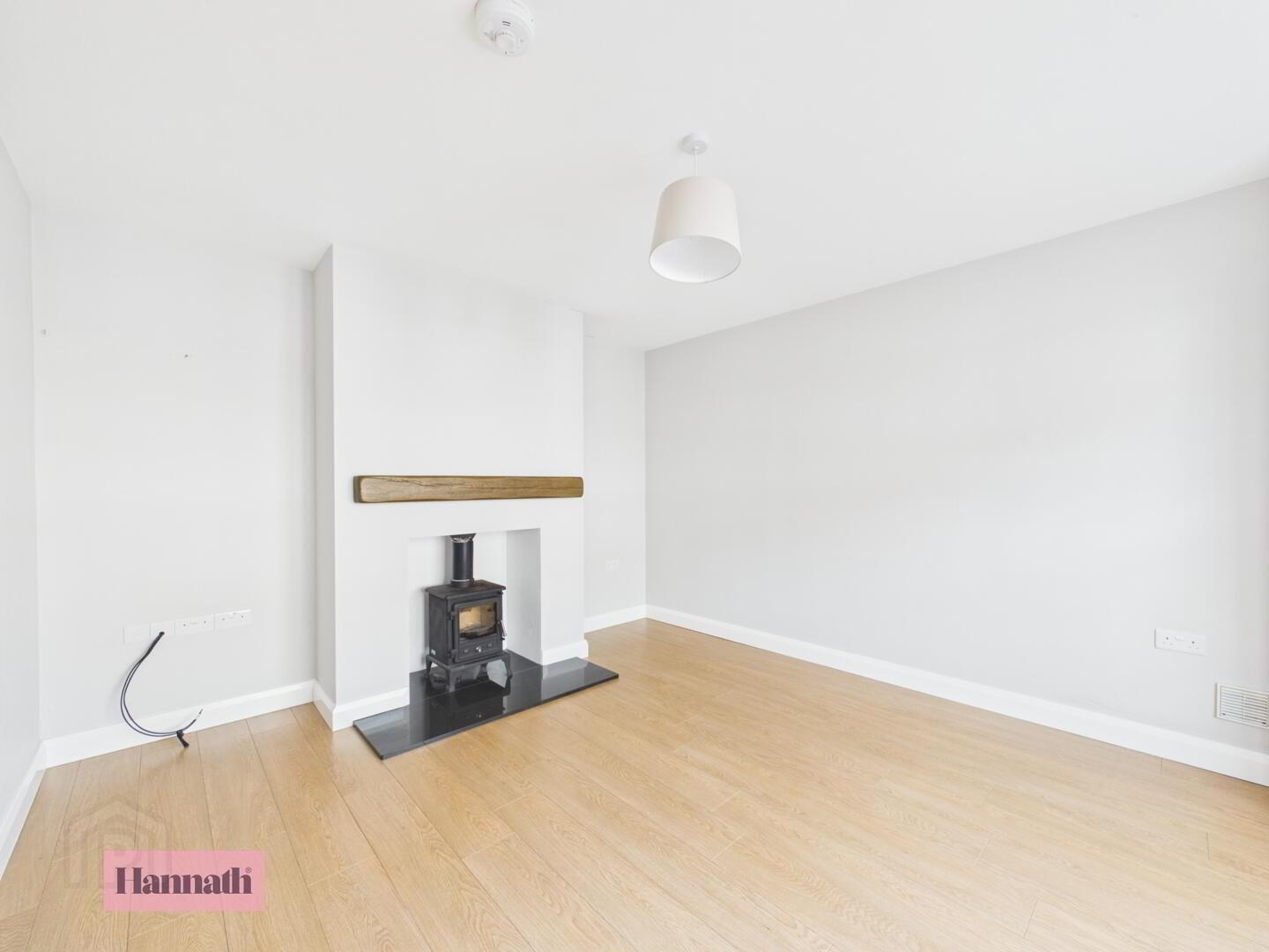 23 Weavers Court 2 of 19