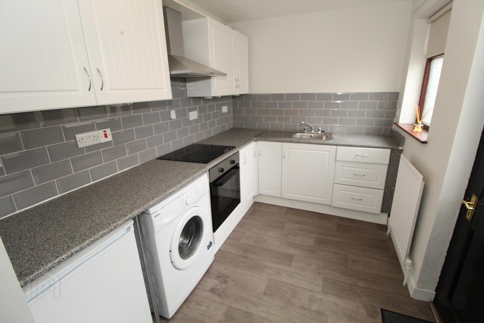 145 York Road 3 of 11