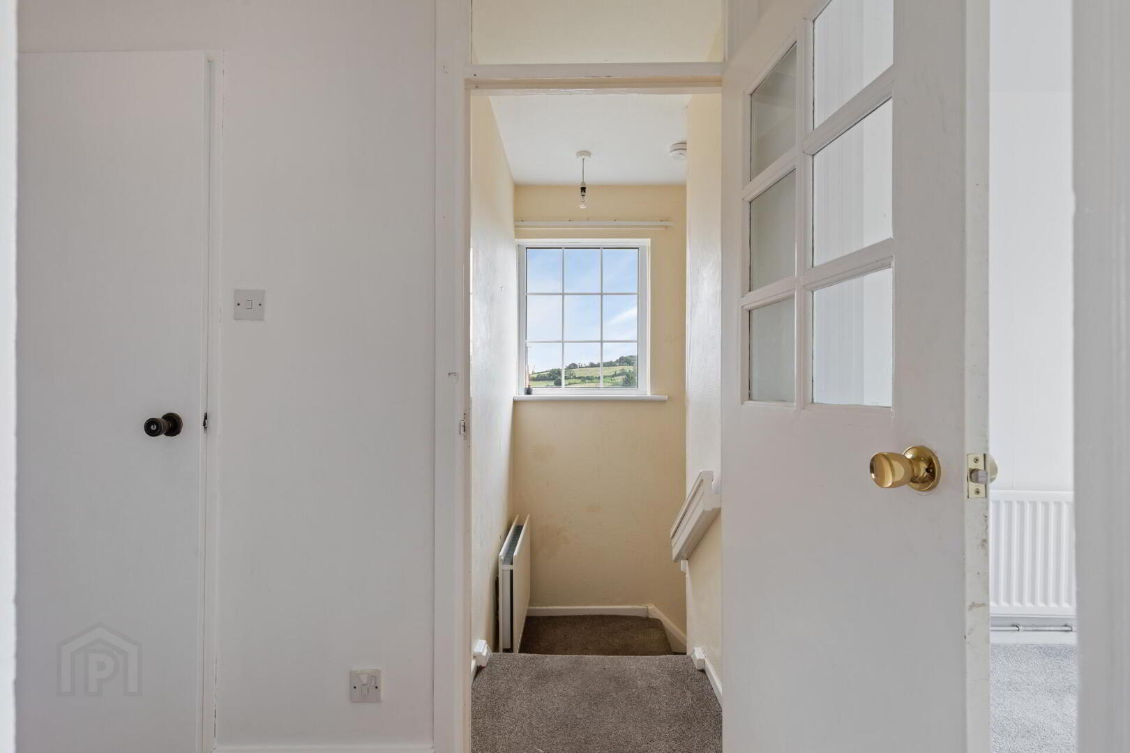 5b Windrush Avenue 3 of 20