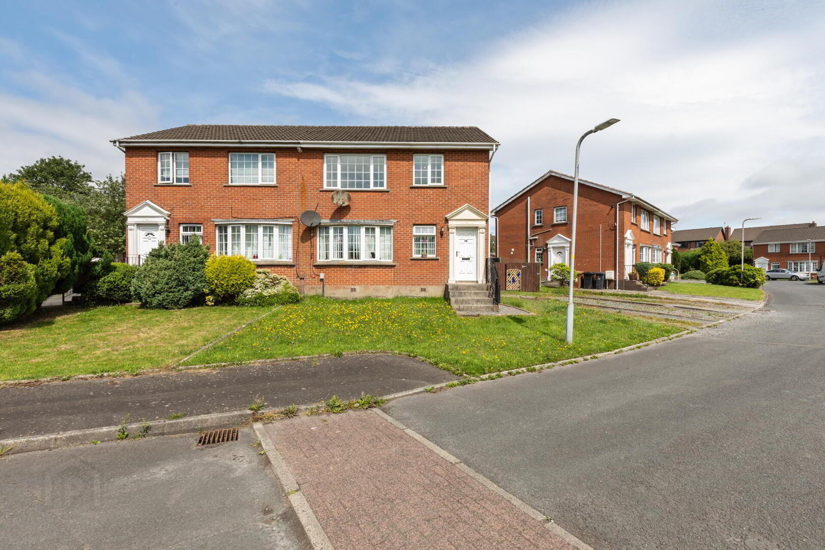 5b Windrush Avenue 1 of 20