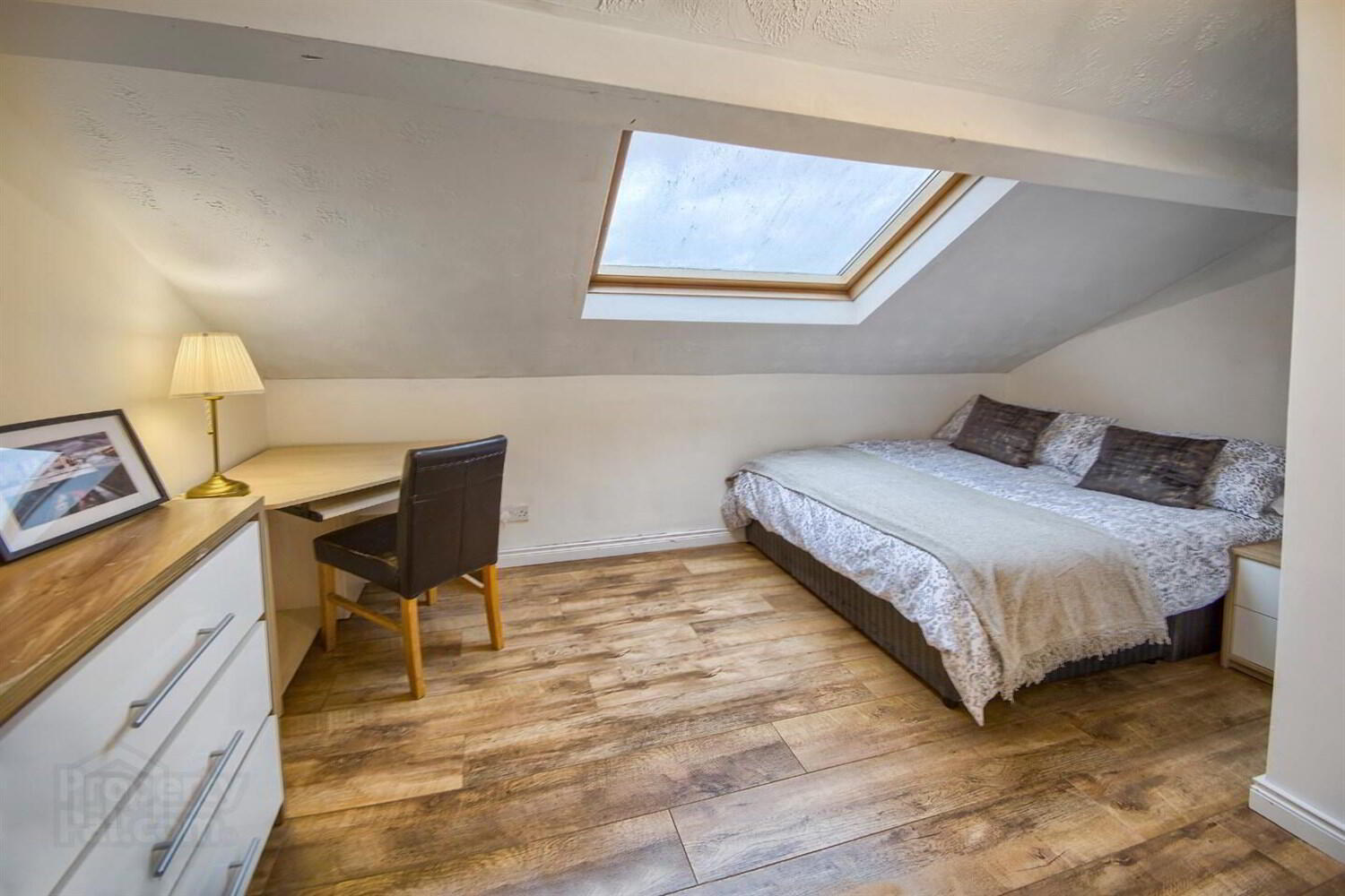 Room 5, 33 Farnham Street 1 of 5