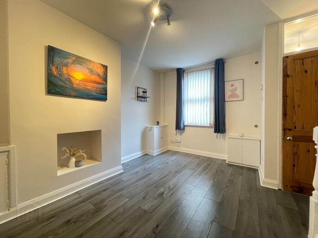 39 Flora Street 2 of 9