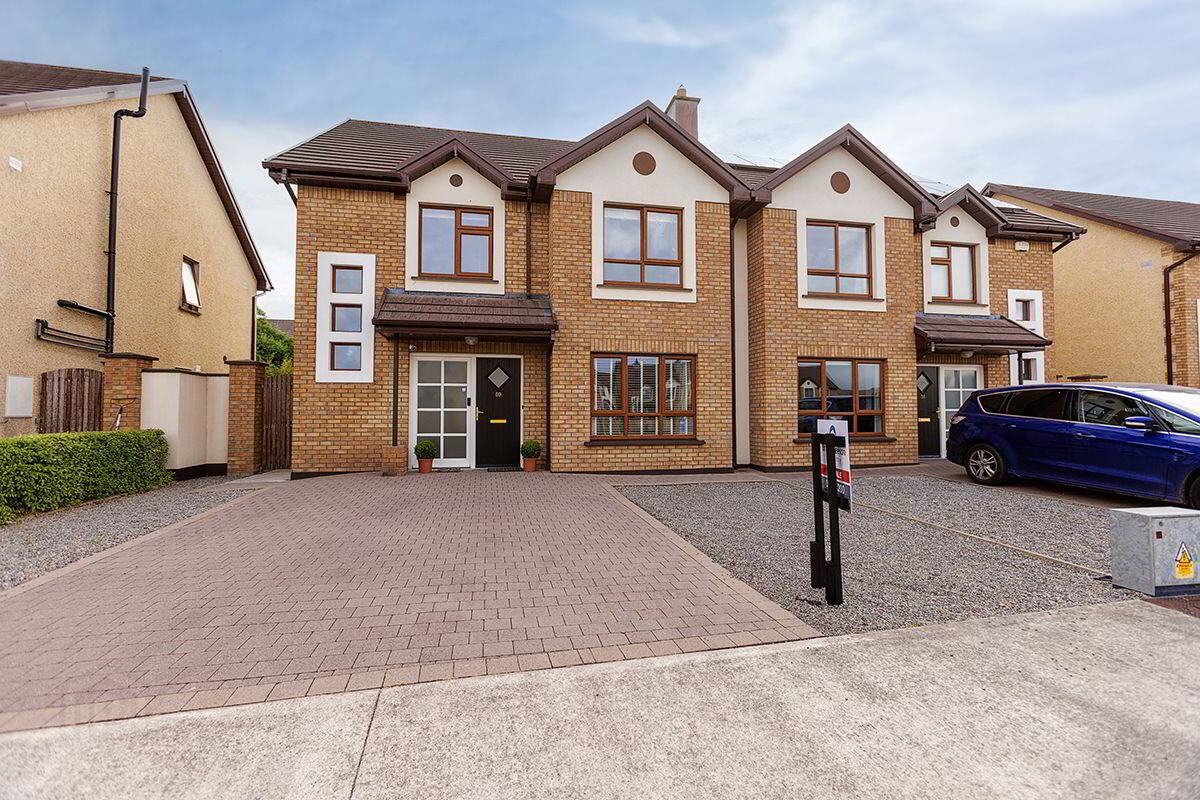 59 Monksfield 2 of 31