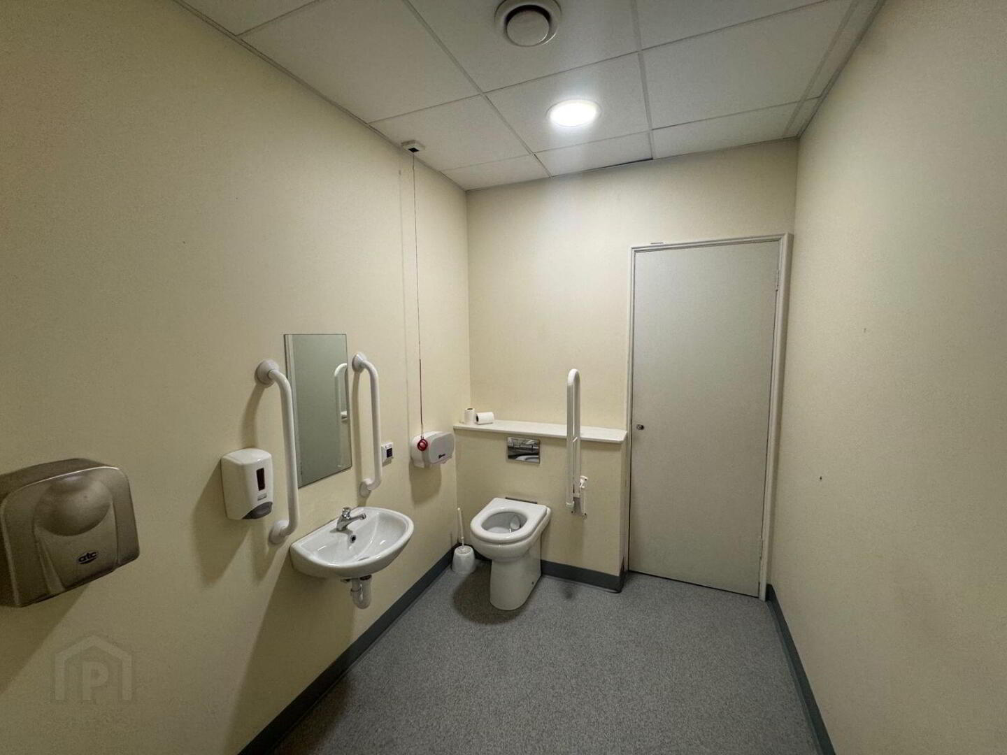 First Floor 8 of 9
