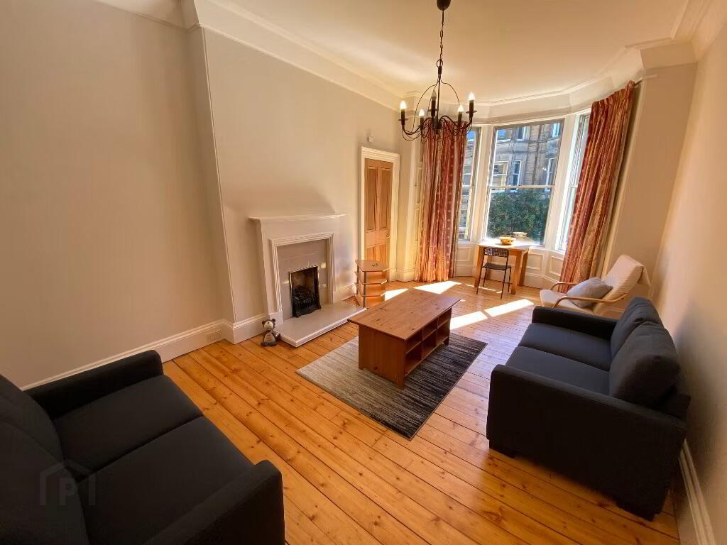 6 Comiston Gardens 2 of 9