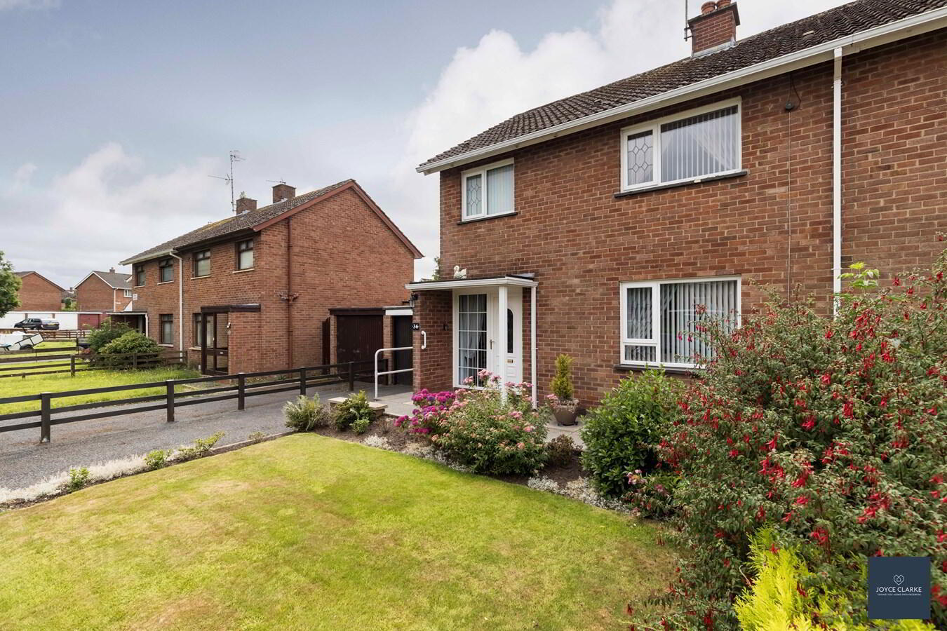 36 Donard Gardens 3 of 39