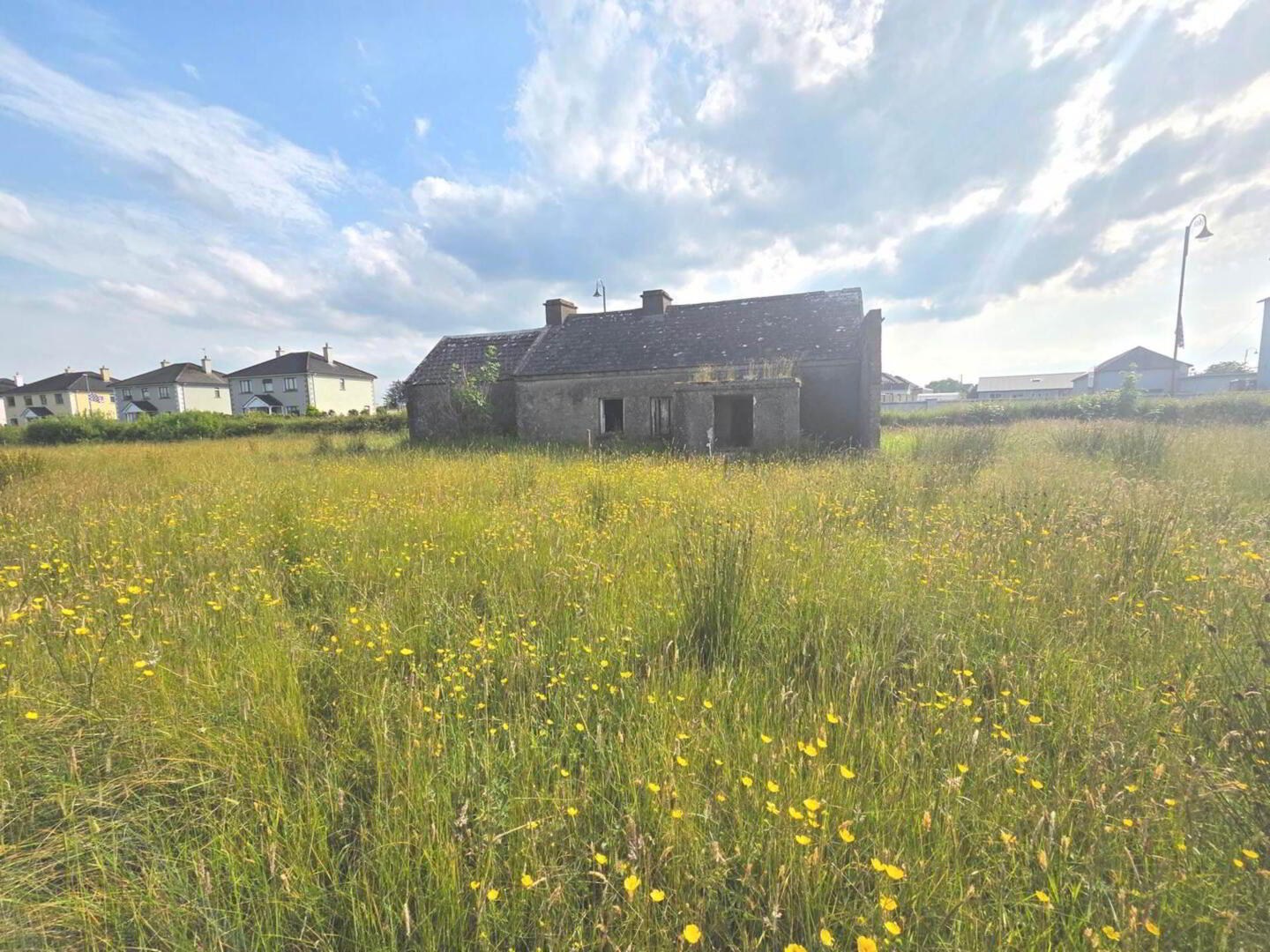 Derelict Cottage On, C. 0 .5 Acres 3 of 18