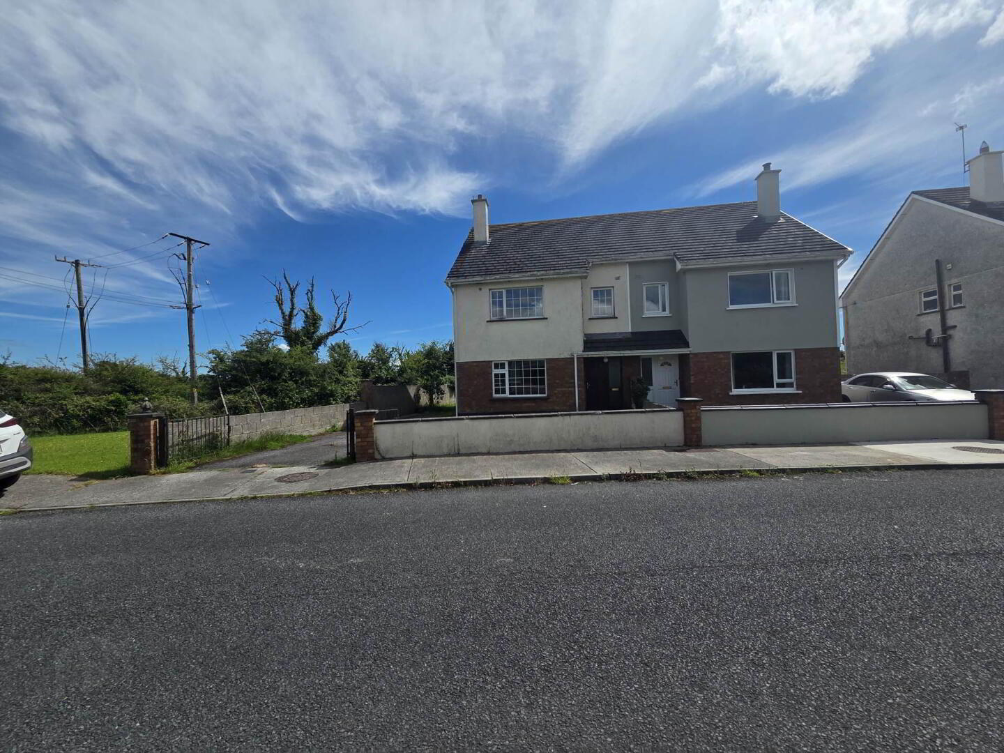 7 Knockroe Court 3 of 44