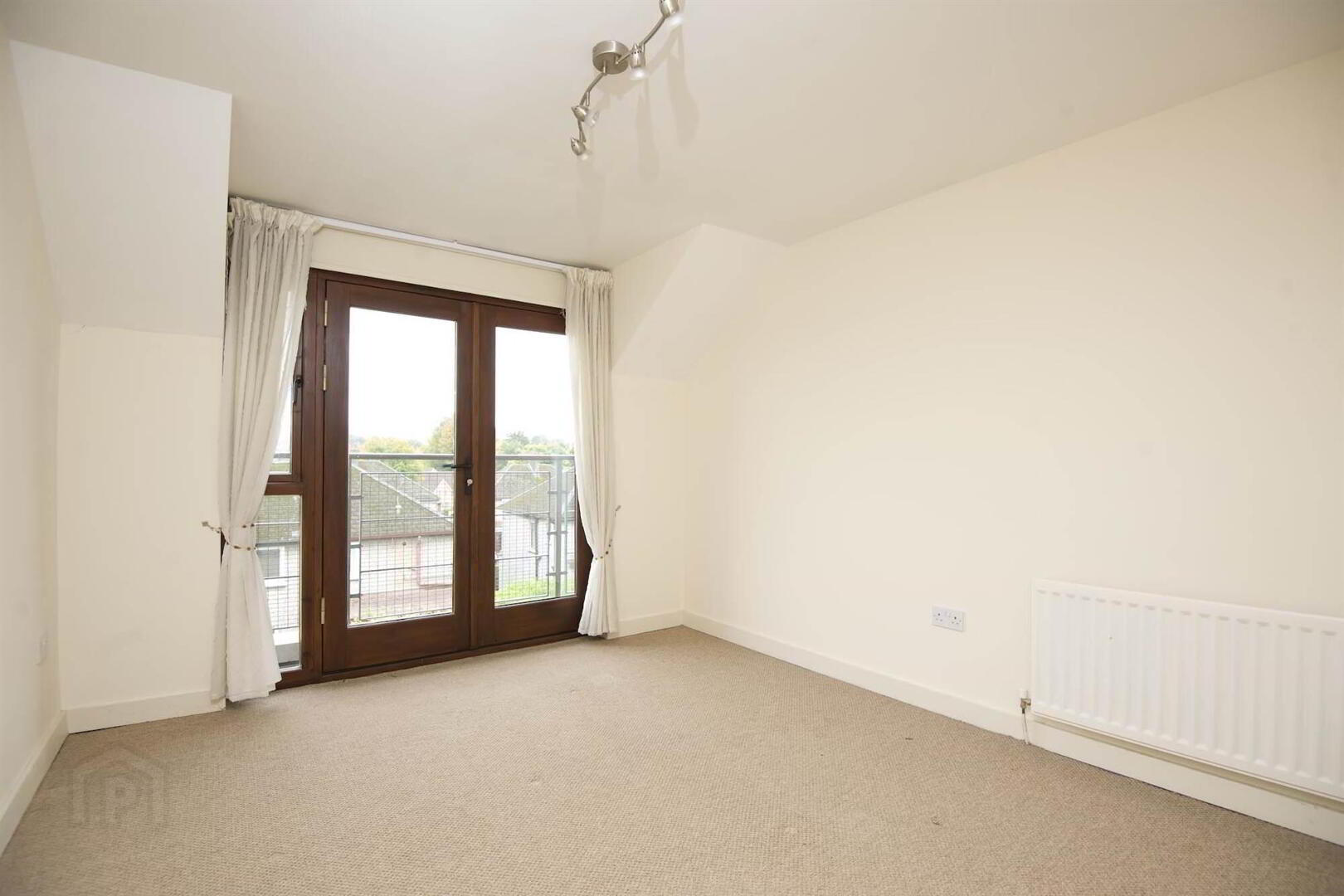 18 Castlehill Place, 607 Upper Newtownards Road 9 of 10