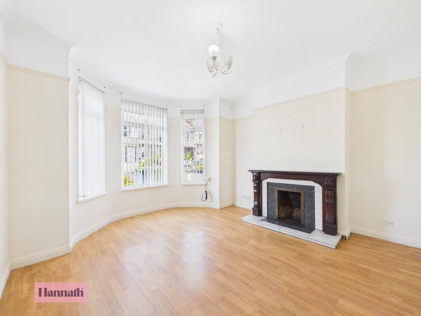 176 Obins Street 3 of 22