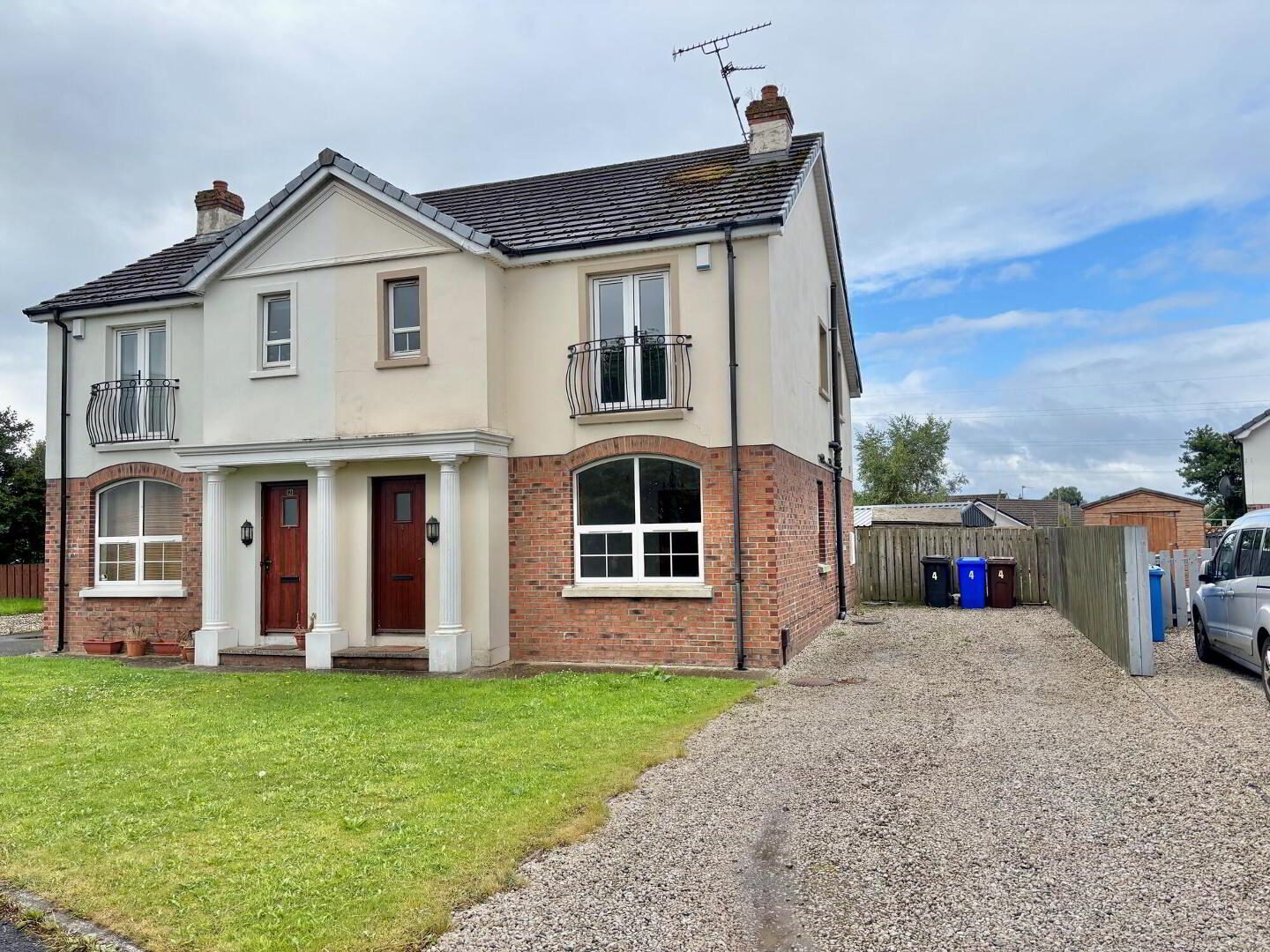 4 Thornlea Drive 2 of 16