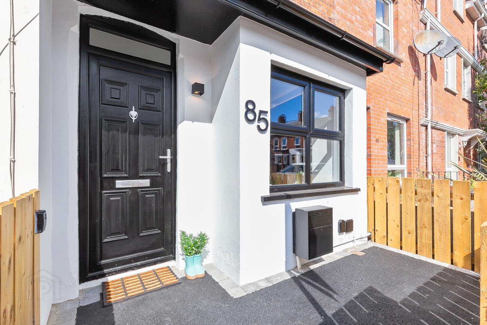85 Northbrook Street 2 of 32