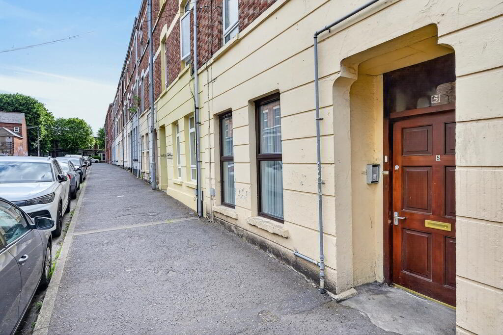 Flat 1, 5 India Street 2 of 11