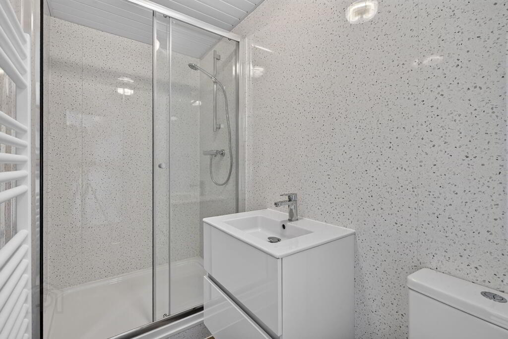 Flat 1, 5 India Street 10 of 11