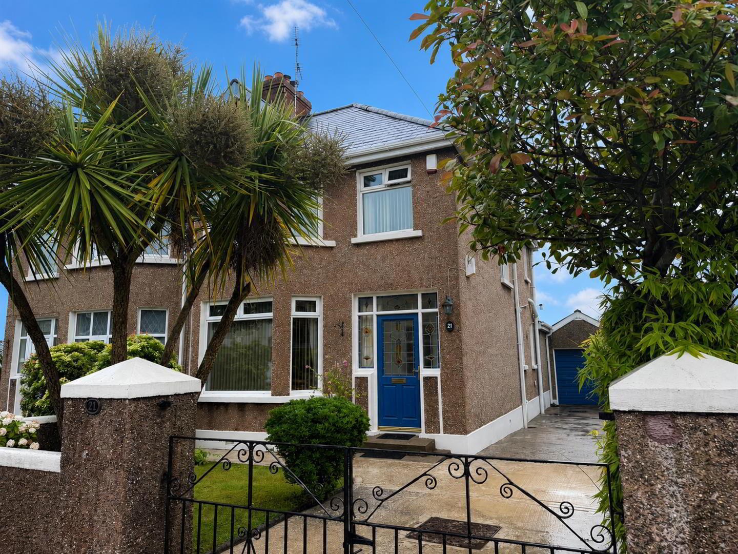 21 Aberfoyle Crescent 2 of 27