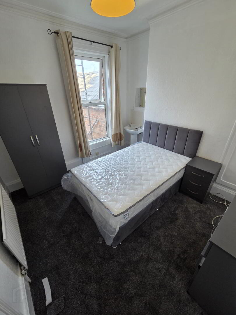 Room 4, 47 Malone Avenue 2 of 2