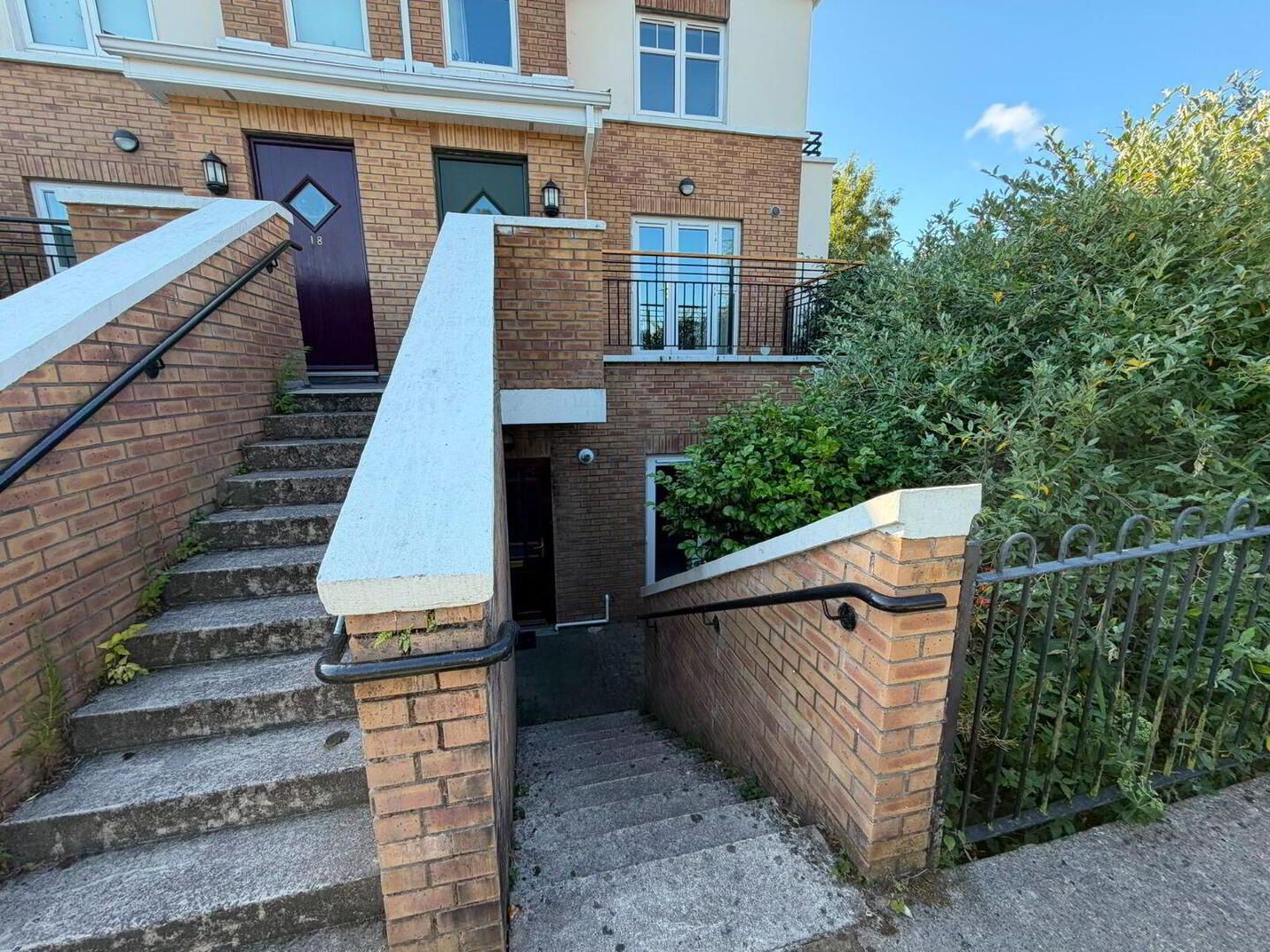 19 The Crescent 16 of 17