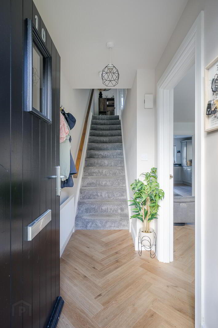 10 River Hill Crescent 2 of 17