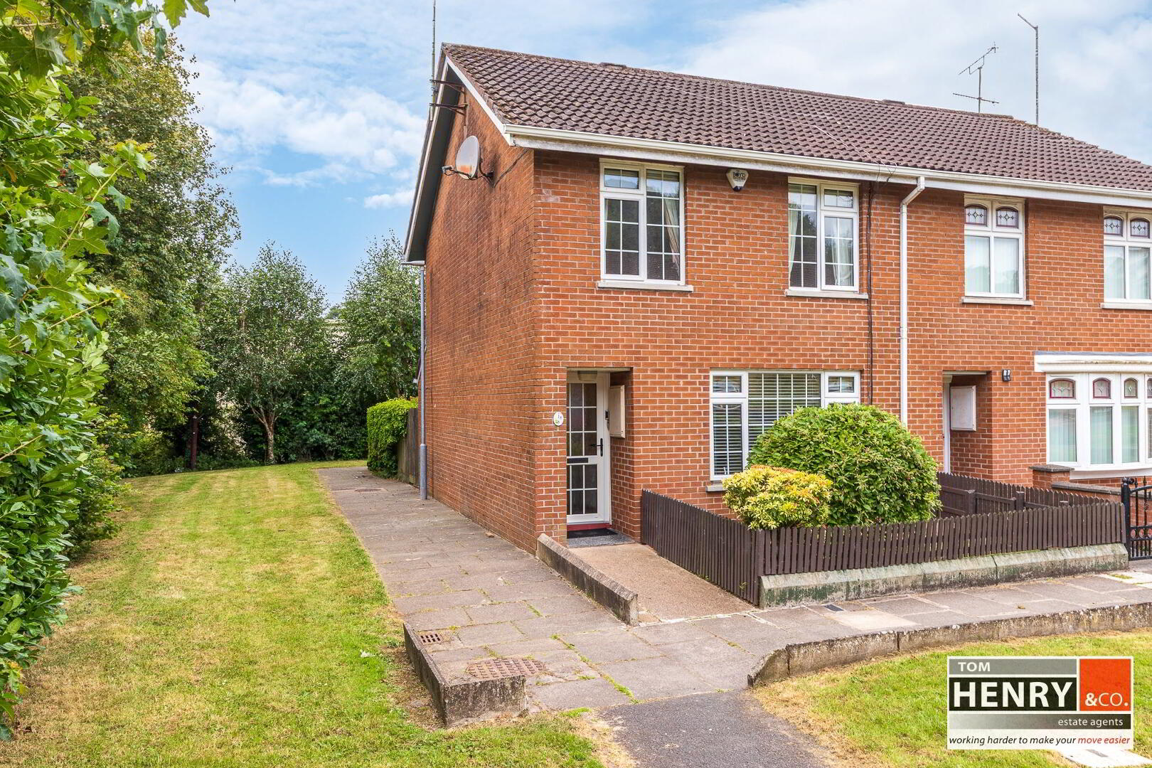 18 Dunlea Vale 1 of 37