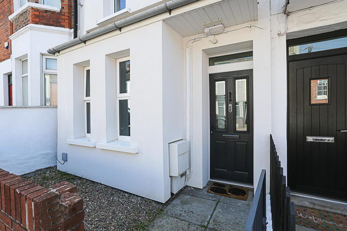 65 Downshire Road 2 of 23