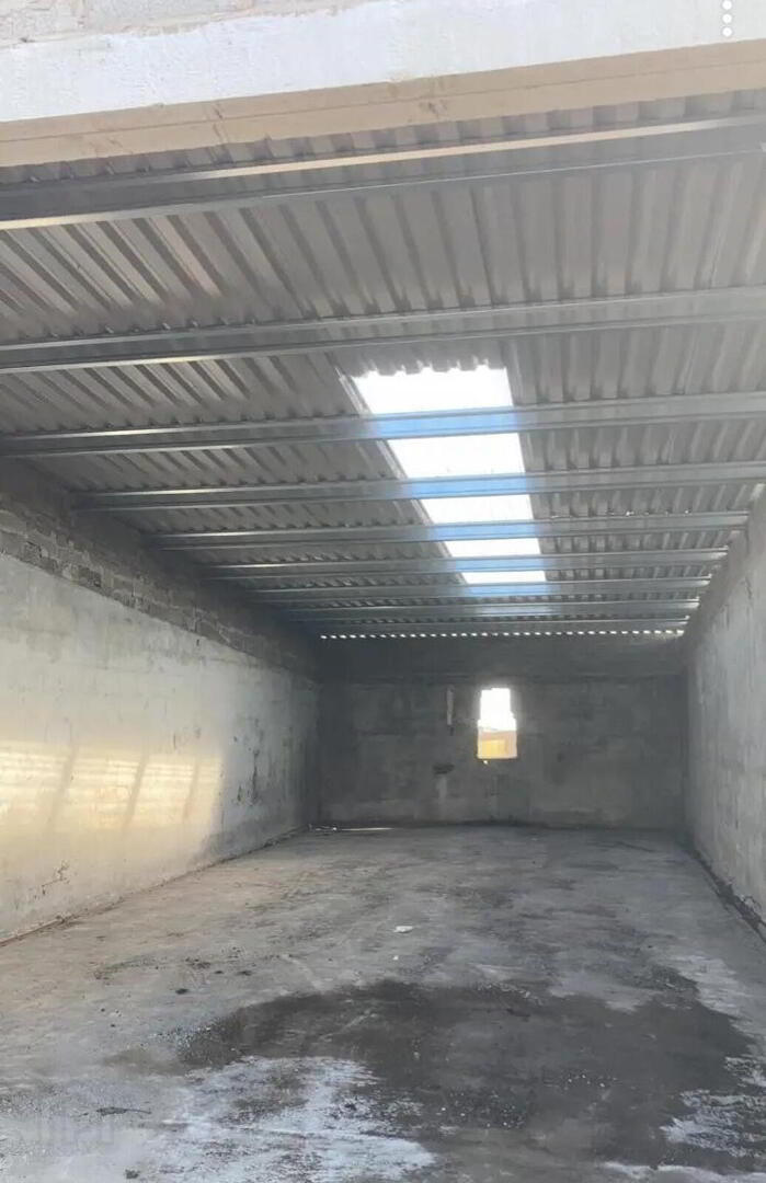 Lock Up Store, 78 Front Road 1 of 2