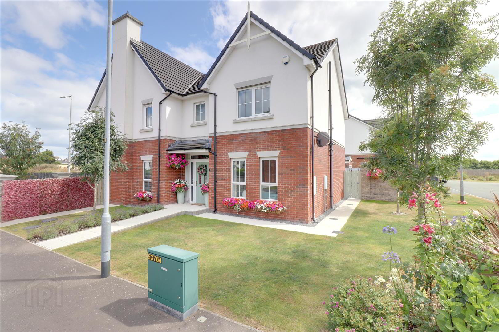 4 Rowanvale Crescent 1 of 26
