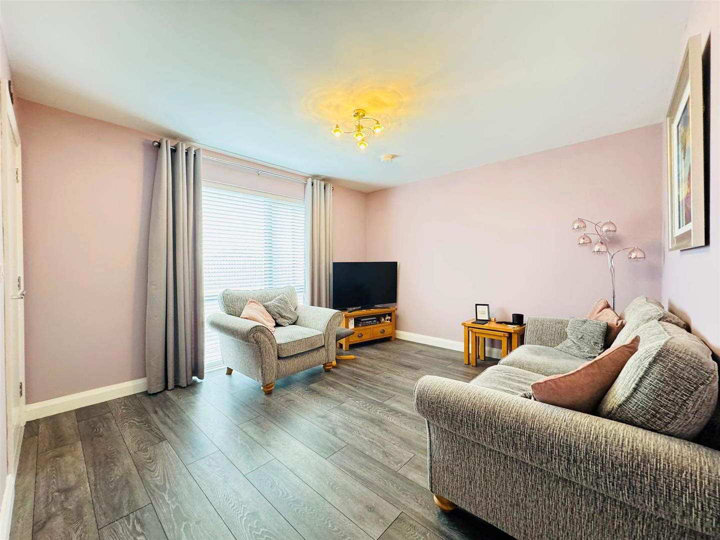32 Glenwell Mews 2 of 18