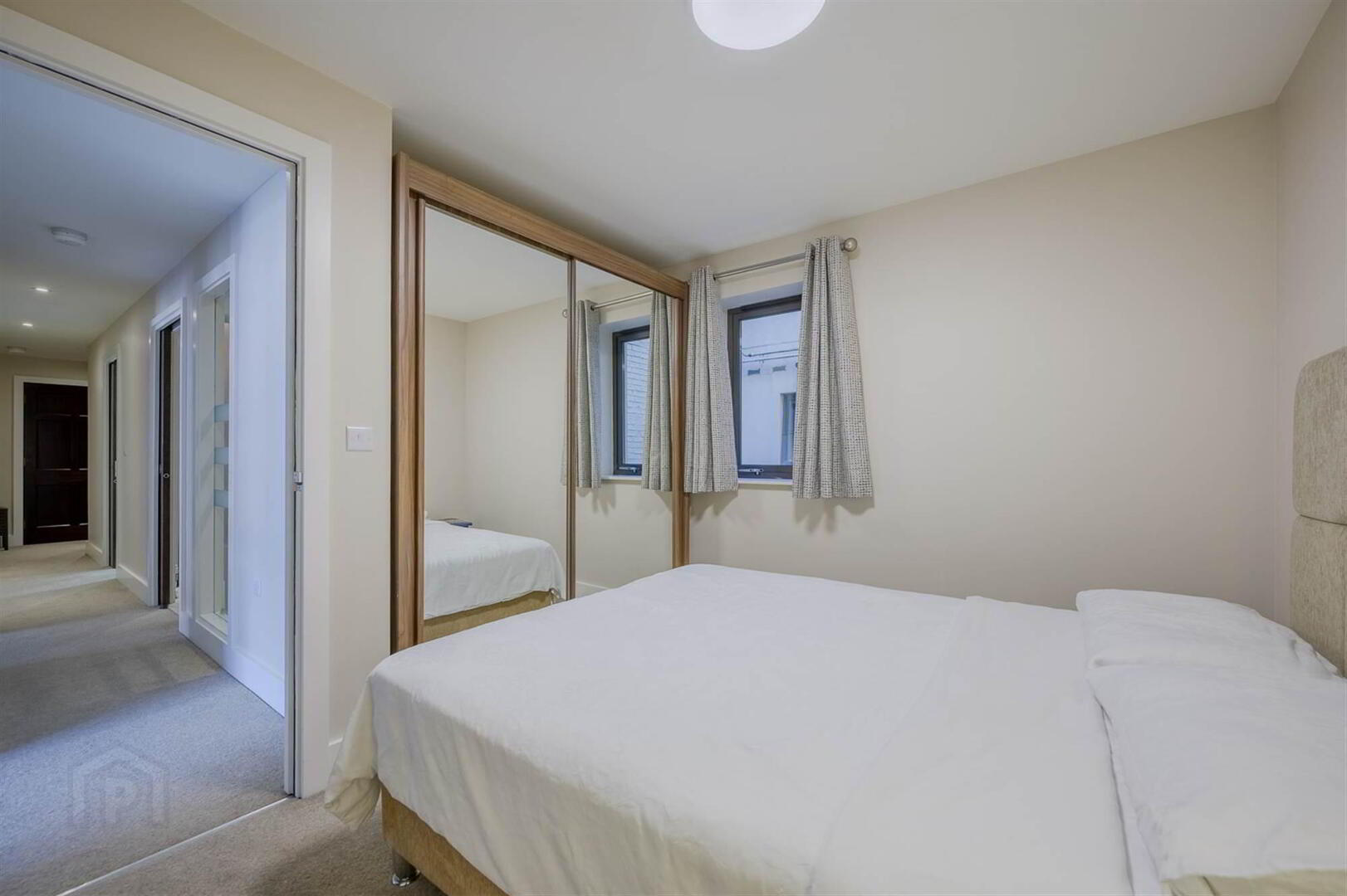 Apt 11 Custom House Square, 2 Ulster Street 25 of 26