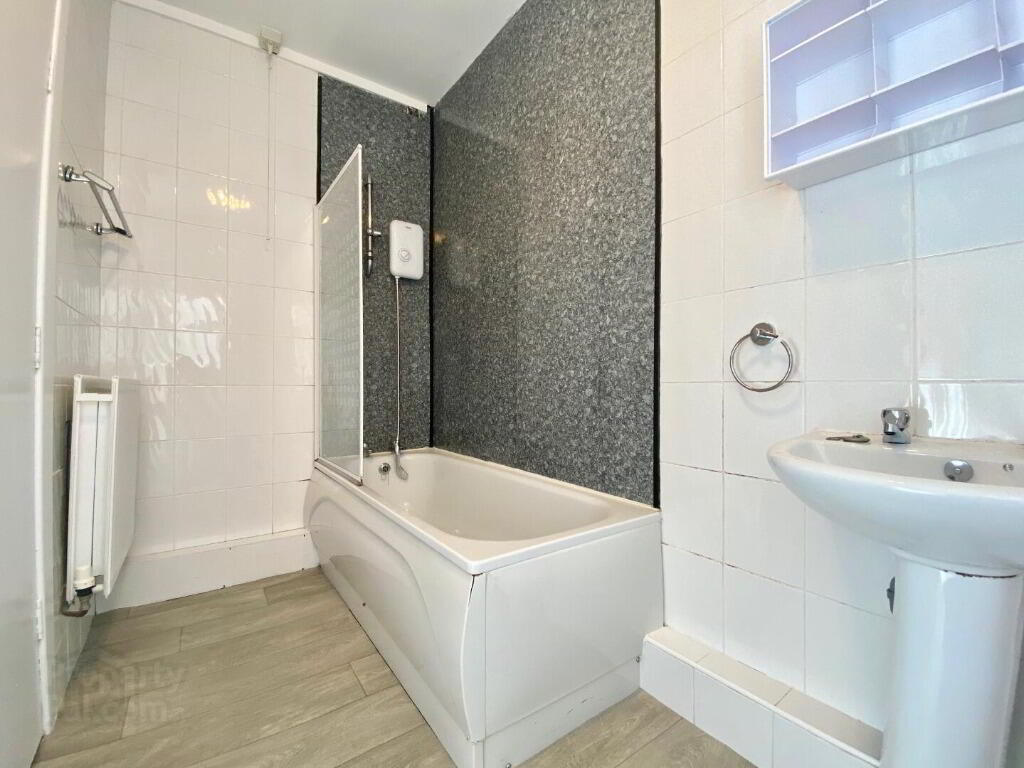 1, 33 Sandhurst Drive 9 of 9