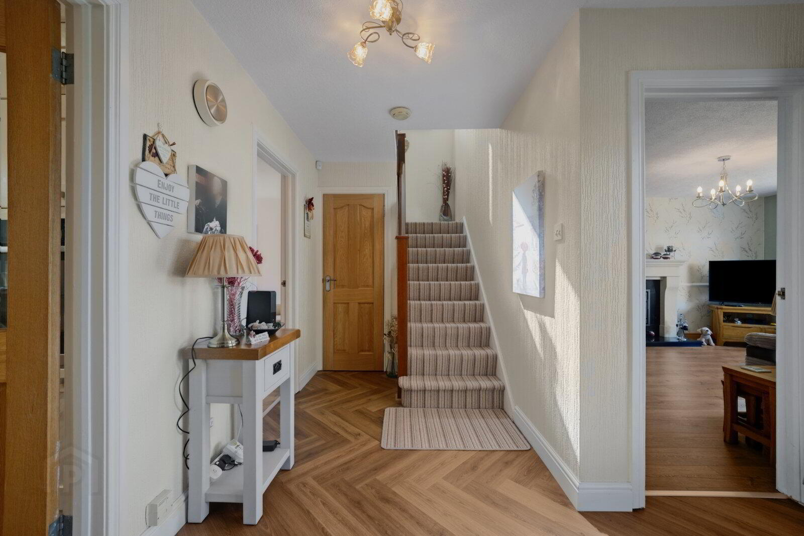 14 Baronscourt Gardens 2 of 26