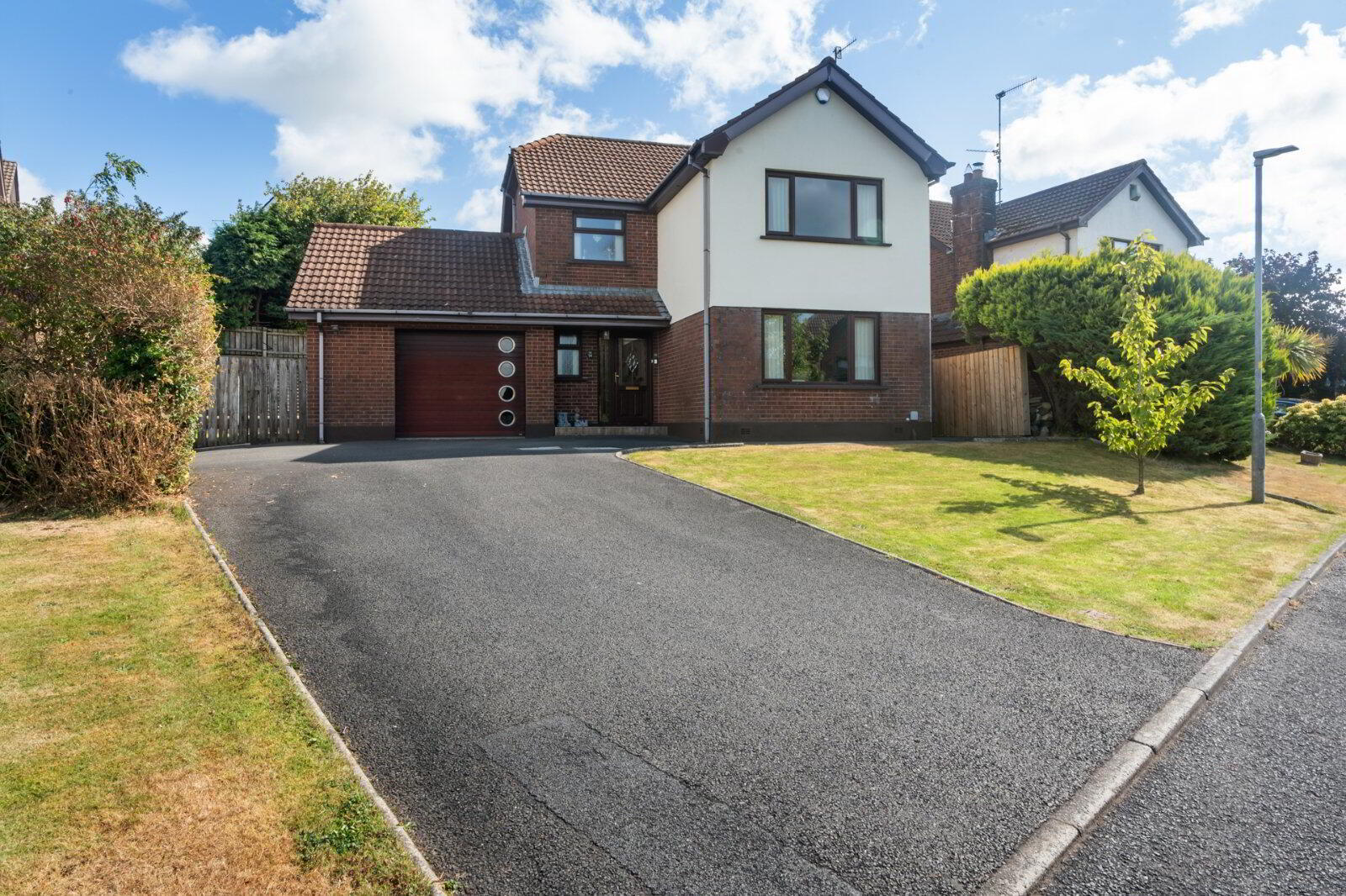 14 Baronscourt Gardens 1 of 26