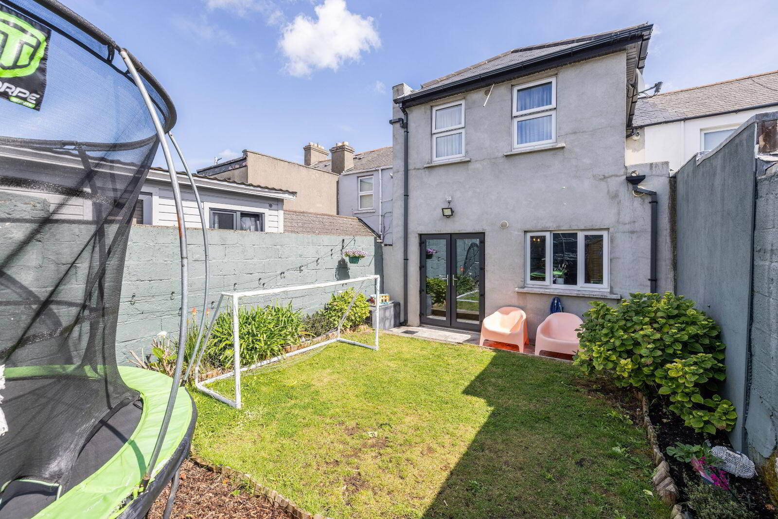 16 Leinster Street East 26 of 27