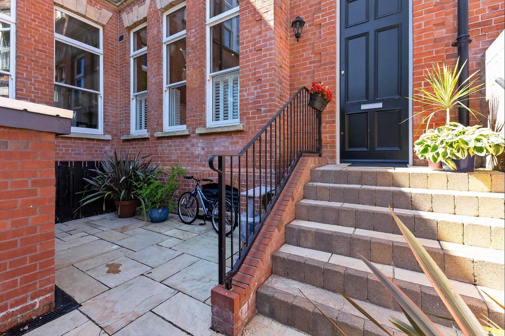 6 Ishbel Gardens 40 of 40