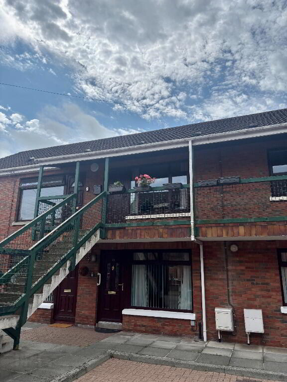2 St Johns Court 1 of 9