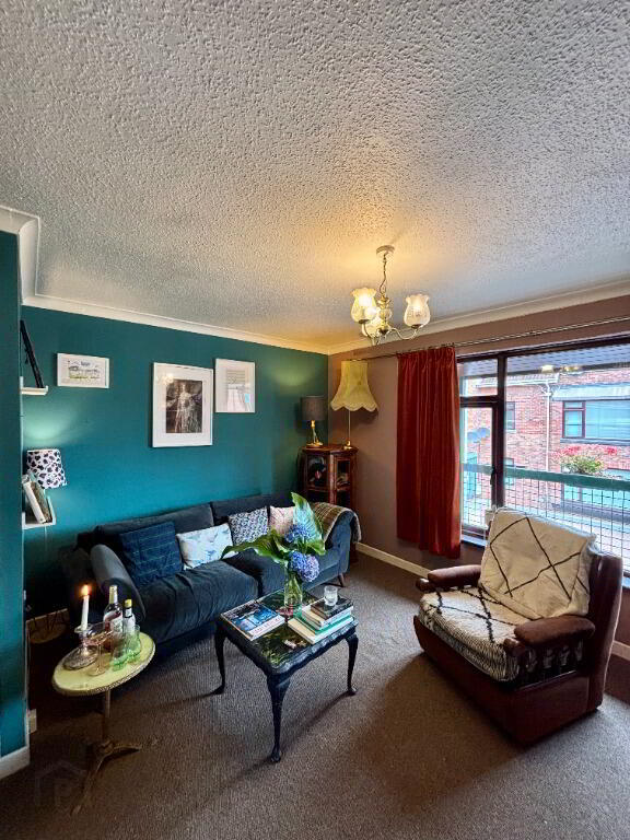 2 St Johns Court 2 of 9