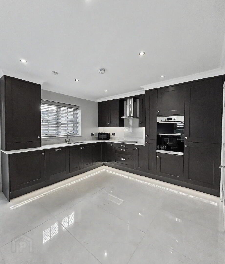 53 Barleyfields 2 of 10