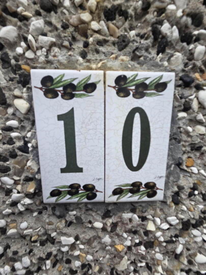 10 Clare Road 2 of 36