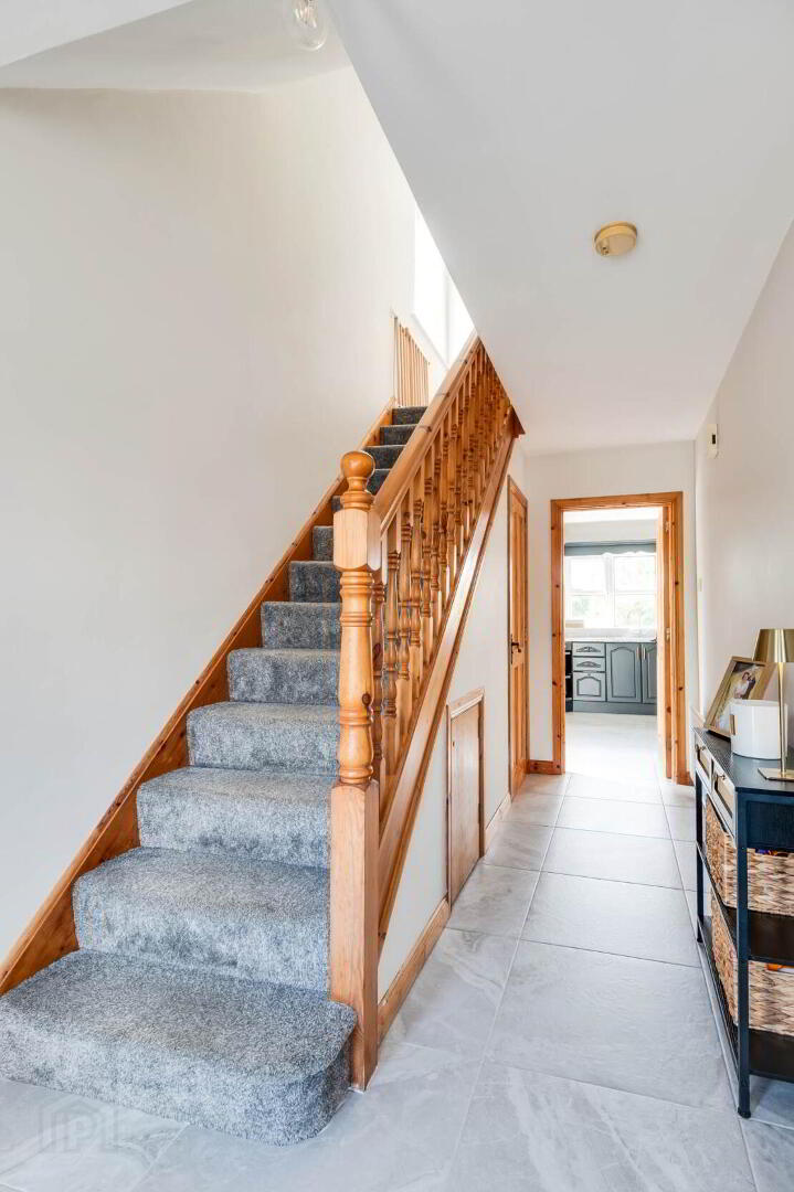 21 Hollybank 3 of 39