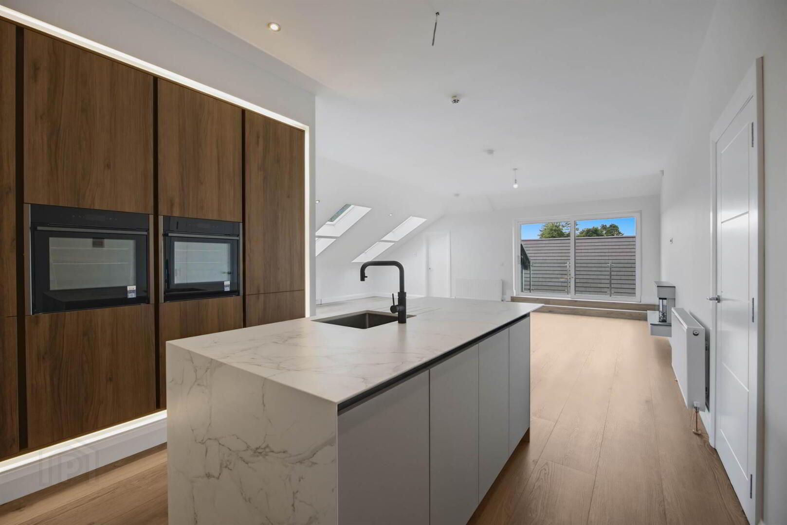 Apt 9, 132 Hillsborough Road 2 of 19