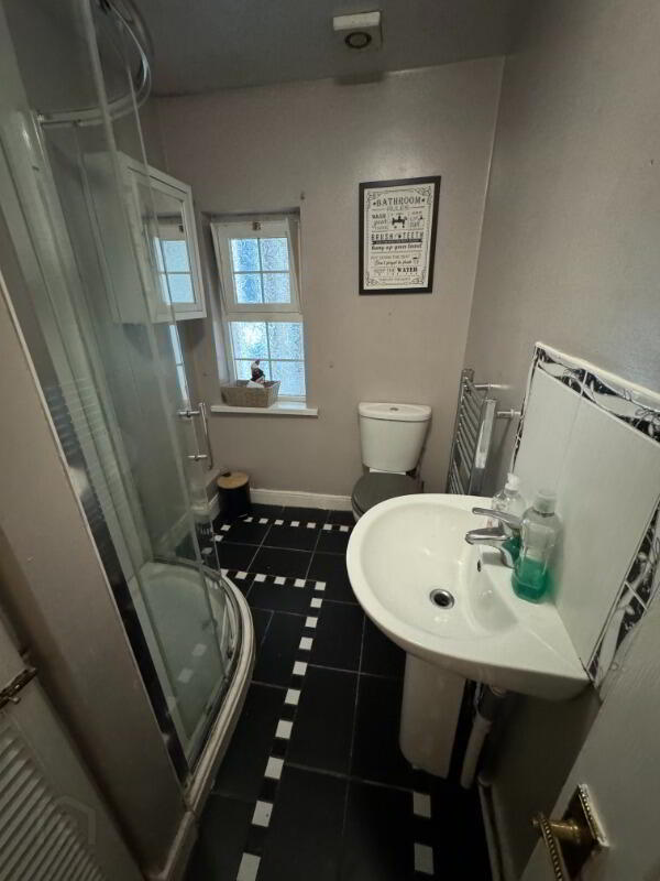 Apartment 2 111 Eglantine Avenue 9 of 9