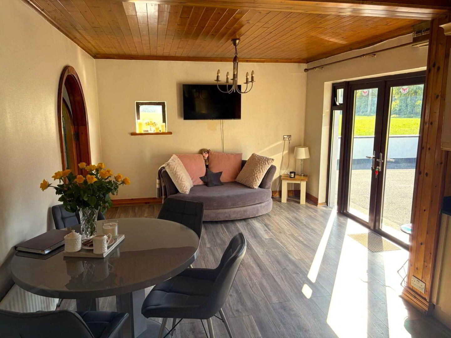 Bungalow +, Garage 0.8 Acres 3 of 24