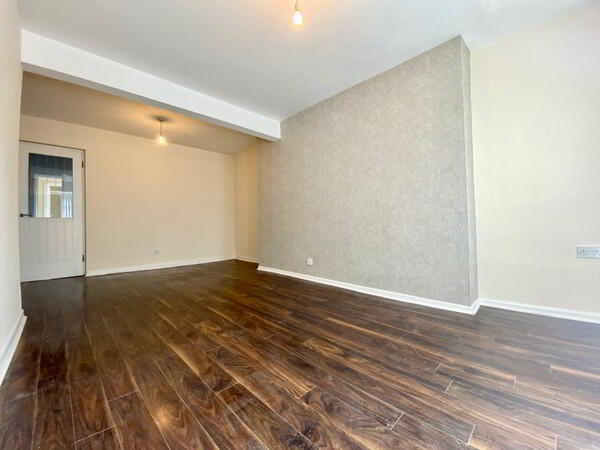 57 Glenbank Drive 2 of 9