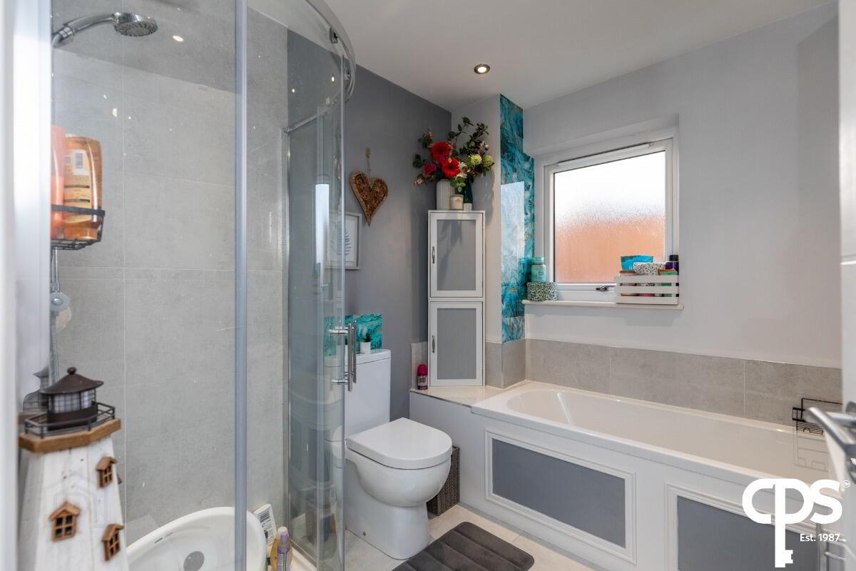 Apt 2, 32 Gardiner Street 17 of 18