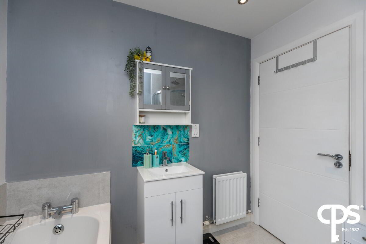 Apt 2, 32 Gardiner Street 18 of 18
