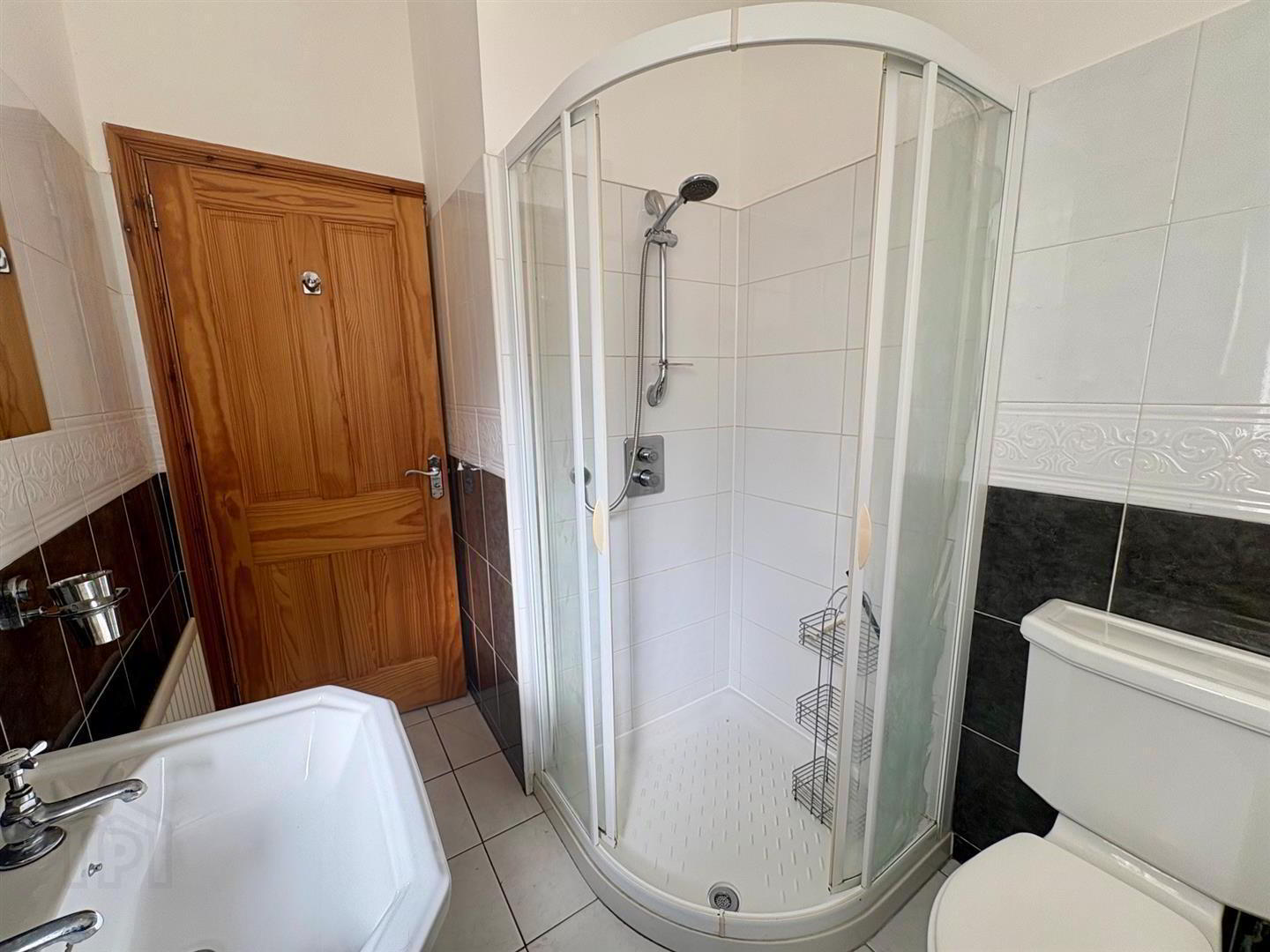 1A Lemonfield Avenue 12 of 13